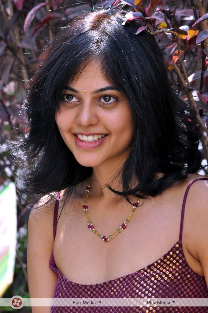 Bindu Madhavi Hot in Pink Gown Dress - Pictures | Picture 120961